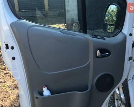 Білий Опель Віваро, об'ємом двигуна 2 л та пробігом 317 тис. км за 7800 $, фото 11 на Automoto.ua