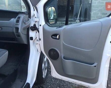 Білий Опель Віваро, об'ємом двигуна 2 л та пробігом 317 тис. км за 7800 $, фото 15 на Automoto.ua