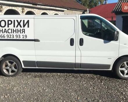 Білий Опель Віваро, об'ємом двигуна 2 л та пробігом 317 тис. км за 7800 $, фото 3 на Automoto.ua