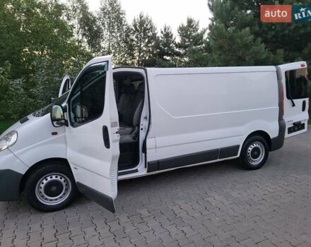 Білий Опель Віваро, об'ємом двигуна 2 л та пробігом 242 тис. км за 9888 $, фото 62 на Automoto.ua