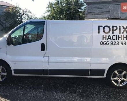 Білий Опель Віваро, об'ємом двигуна 2 л та пробігом 317 тис. км за 7800 $, фото 4 на Automoto.ua