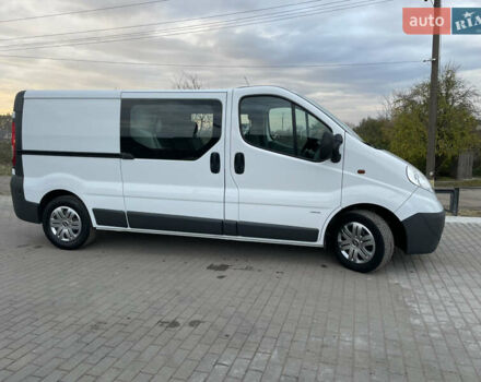 Білий Опель Віваро, об'ємом двигуна 2 л та пробігом 259 тис. км за 14899 $, фото 3 на Automoto.ua