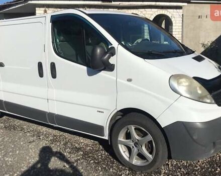 Білий Опель Віваро, об'ємом двигуна 2 л та пробігом 317 тис. км за 7800 $, фото 2 на Automoto.ua