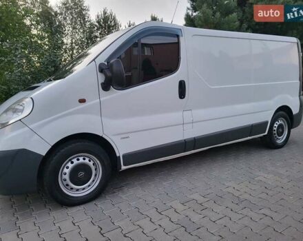 Білий Опель Віваро, об'ємом двигуна 2 л та пробігом 242 тис. км за 9888 $, фото 24 на Automoto.ua