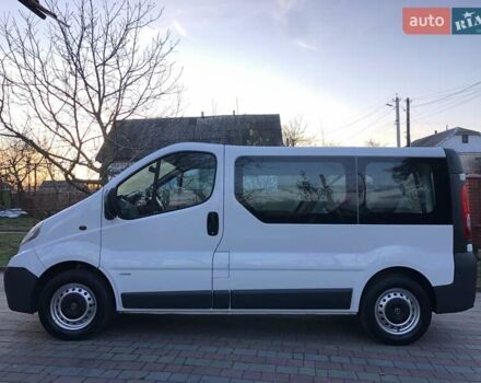 Білий Опель Віваро, об'ємом двигуна 2 л та пробігом 264 тис. км за 14600 $, фото 6 на Automoto.ua