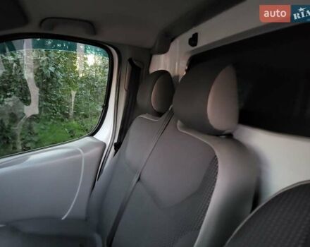 Білий Опель Віваро, об'ємом двигуна 2 л та пробігом 242 тис. км за 9888 $, фото 102 на Automoto.ua