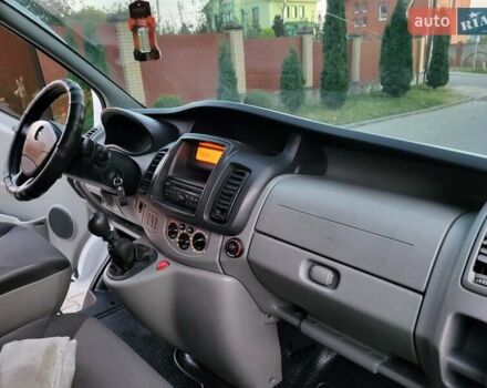 Білий Опель Віваро, об'ємом двигуна 2 л та пробігом 242 тис. км за 9888 $, фото 69 на Automoto.ua