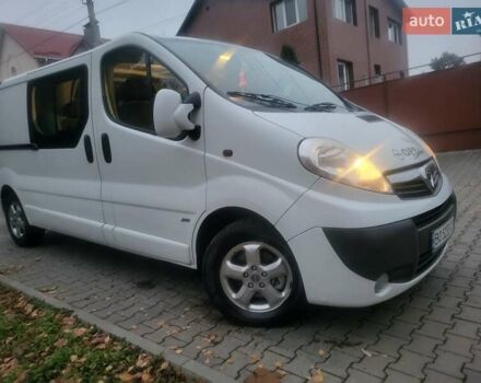 Белый Опель Виваро, объемом двигателя 2 л и пробегом 265 тыс. км за 13300 $, фото 3 на Automoto.ua