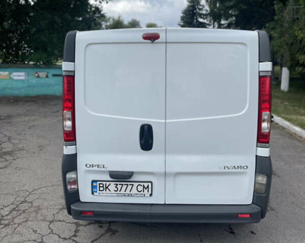 Білий Опель Віваро, об'ємом двигуна 2 л та пробігом 350 тис. км за 10000 $, фото 5 на Automoto.ua