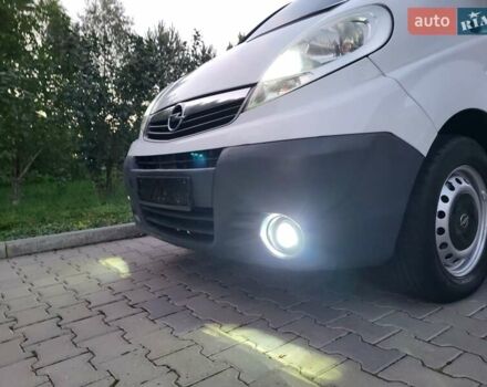 Білий Опель Віваро, об'ємом двигуна 2 л та пробігом 242 тис. км за 9888 $, фото 112 на Automoto.ua