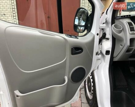 Білий Опель Віваро, об'ємом двигуна 2 л та пробігом 264 тис. км за 14600 $, фото 38 на Automoto.ua