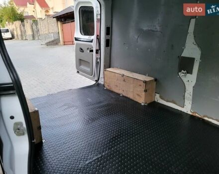 Білий Опель Віваро, об'ємом двигуна 2 л та пробігом 242 тис. км за 9888 $, фото 88 на Automoto.ua