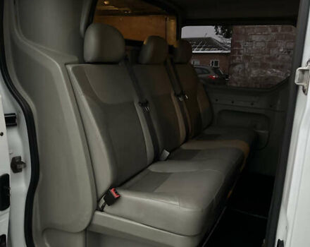 Білий Опель Віваро, об'ємом двигуна 2 л та пробігом 320 тис. км за 12500 $, фото 6 на Automoto.ua