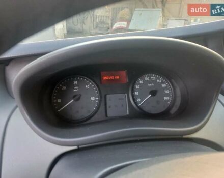 Белый Опель Виваро, объемом двигателя 2 л и пробегом 252 тыс. км за 13200 $, фото 6 на Automoto.ua