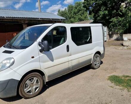 Белый Опель Виваро, объемом двигателя 2 л и пробегом 306 тыс. км за 8000 $, фото 2 на Automoto.ua