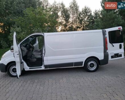 Білий Опель Віваро, об'ємом двигуна 2 л та пробігом 242 тис. км за 9888 $, фото 64 на Automoto.ua