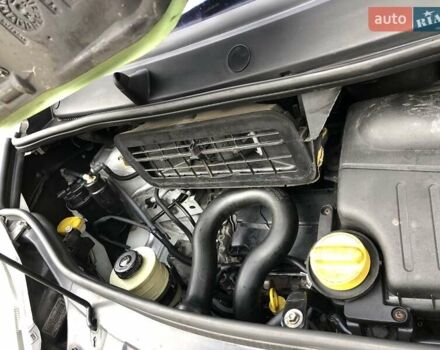 Білий Опель Віваро, об'ємом двигуна 2 л та пробігом 264 тис. км за 14600 $, фото 60 на Automoto.ua