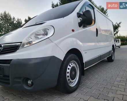 Білий Опель Віваро, об'ємом двигуна 2 л та пробігом 242 тис. км за 9888 $, фото 16 на Automoto.ua