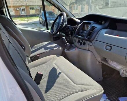 Белый Опель Виваро, объемом двигателя 2 л и пробегом 306 тыс. км за 8000 $, фото 6 на Automoto.ua