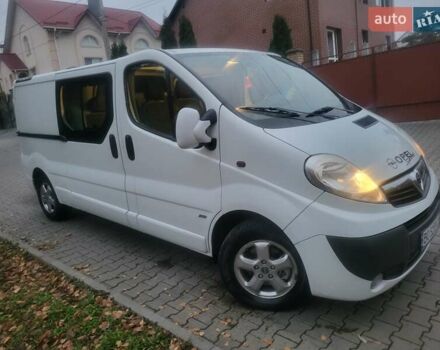 Белый Опель Виваро, объемом двигателя 2 л и пробегом 265 тыс. км за 13300 $, фото 6 на Automoto.ua