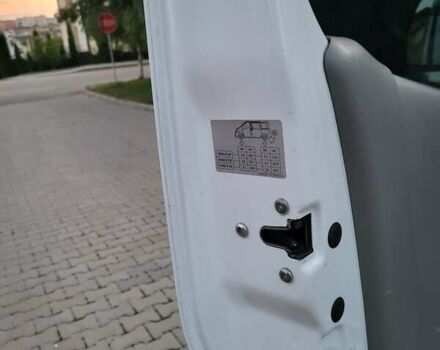 Білий Опель Віваро, об'ємом двигуна 2 л та пробігом 242 тис. км за 9888 $, фото 96 на Automoto.ua