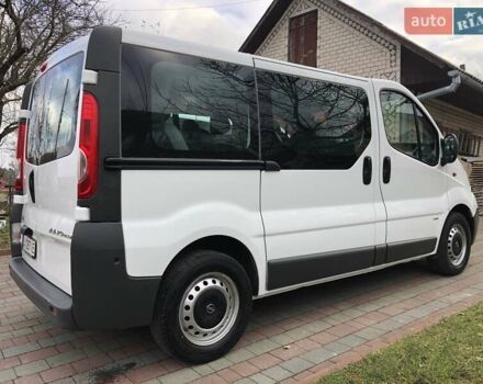 Білий Опель Віваро, об'ємом двигуна 2 л та пробігом 264 тис. км за 14600 $, фото 11 на Automoto.ua