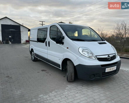 Білий Опель Віваро, об'ємом двигуна 2 л та пробігом 259 тис. км за 14899 $, фото 1 на Automoto.ua