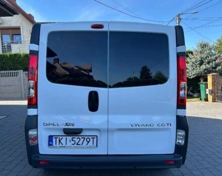 Белый Опель Виваро, объемом двигателя 2 л и пробегом 210 тыс. км за 8500 $, фото 4 на Automoto.ua