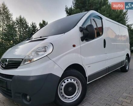 Білий Опель Віваро, об'ємом двигуна 2 л та пробігом 242 тис. км за 9888 $, фото 2 на Automoto.ua