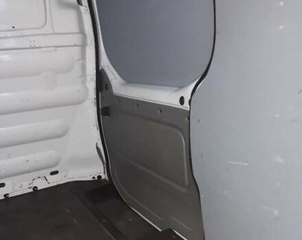 Белый Опель Виваро, объемом двигателя 2 л и пробегом 150 тыс. км за 12450 $, фото 1 на Automoto.ua