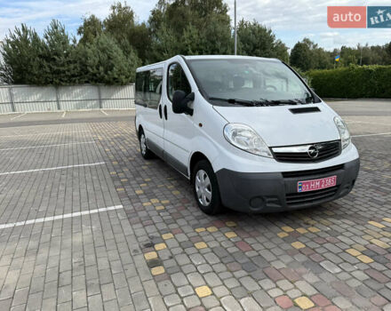 Білий Опель Віваро, об'ємом двигуна 2 л та пробігом 176 тис. км за 11500 $, фото 5 на Automoto.ua