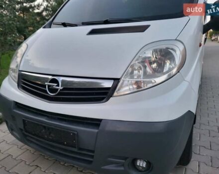 Білий Опель Віваро, об'ємом двигуна 2 л та пробігом 242 тис. км за 9888 $, фото 7 на Automoto.ua