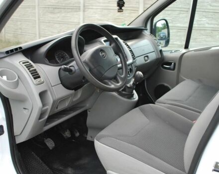 Белый Опель Виваро, объемом двигателя 2 л и пробегом 205 тыс. км за 8100 $, фото 18 на Automoto.ua