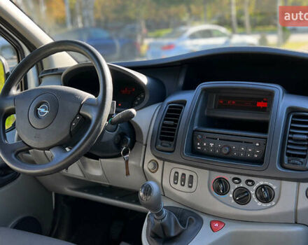 Белый Опель Виваро, объемом двигателя 2 л и пробегом 225 тыс. км за 13999 $, фото 18 на Automoto.ua