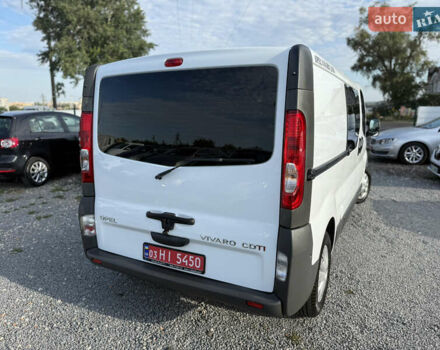 Белый Опель Виваро, объемом двигателя 2 л и пробегом 119 тыс. км за 14300 $, фото 5 на Automoto.ua