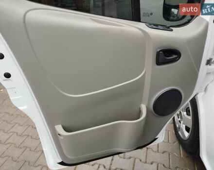 Белый Опель Виваро, объемом двигателя 2 л и пробегом 290 тыс. км за 13200 $, фото 21 на Automoto.ua