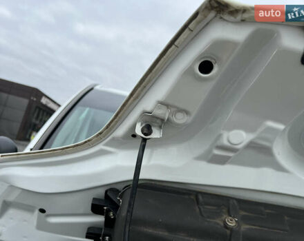 Опель Виваро 2013 в Киеве на Automoto.ua Белый Опель Виваро, объемом двигателя 2 л и пробегом 96 тыс. км за 13999 $, фото 12 на Automoto.ua