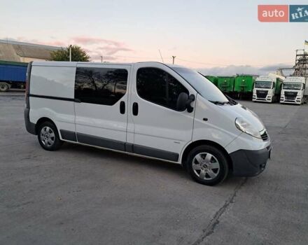 Белый Опель Виваро, объемом двигателя 2 л и пробегом 280 тыс. км за 12900 $, фото 14 на Automoto.ua