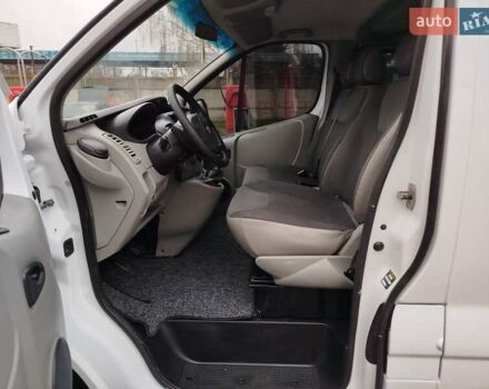 Белый Опель Виваро, объемом двигателя 2 л и пробегом 290 тыс. км за 13200 $, фото 18 на Automoto.ua