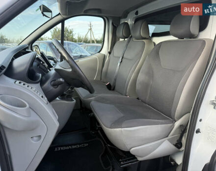 Белый Опель Виваро, объемом двигателя 2 л и пробегом 119 тыс. км за 14300 $, фото 41 на Automoto.ua