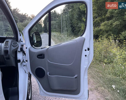 Белый Опель Виваро, объемом двигателя 2 л и пробегом 210 тыс. км за 12200 $, фото 73 на Automoto.ua