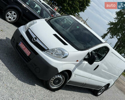 Белый Опель Виваро, объемом двигателя 2 л и пробегом 119 тыс. км за 12999 $, фото 1 на Automoto.ua