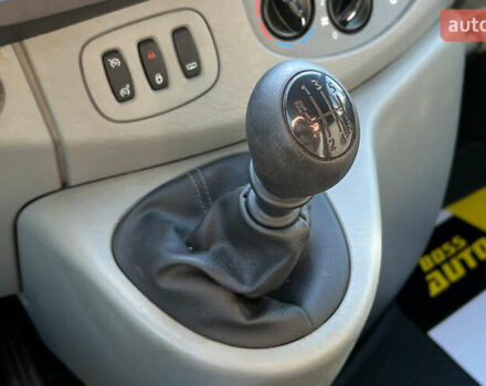 Белый Опель Виваро, объемом двигателя 2 л и пробегом 225 тыс. км за 13999 $, фото 16 на Automoto.ua