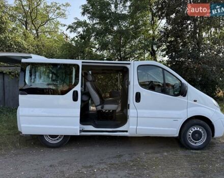 Белый Опель Виваро, объемом двигателя 2 л и пробегом 161 тыс. км за 13300 $, фото 6 на Automoto.ua