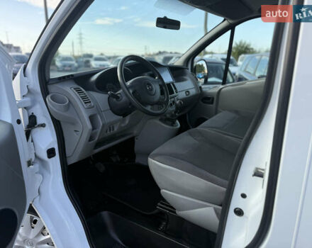 Белый Опель Виваро, объемом двигателя 2 л и пробегом 119 тыс. км за 14300 $, фото 37 на Automoto.ua