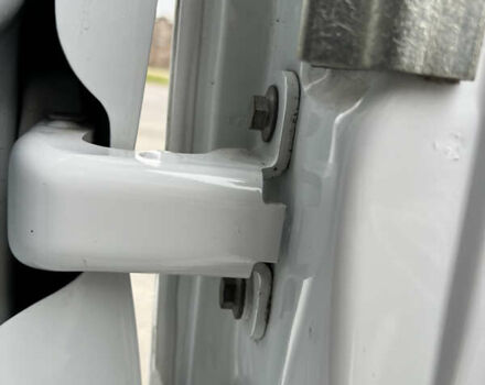 Опель Виваро 2013 в Киеве на Automoto.ua Белый Опель Виваро, объемом двигателя 2 л и пробегом 96 тыс. км за 13999 $, фото 20 на Automoto.ua