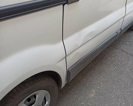 Белый Опель Виваро, объемом двигателя 2 л и пробегом 230 тыс. км за 10550 $, фото 4 на Automoto.ua