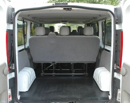 Белый Опель Виваро, объемом двигателя 2 л и пробегом 205 тыс. км за 8100 $, фото 13 на Automoto.ua