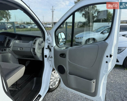 Белый Опель Виваро, объемом двигателя 2 л и пробегом 119 тыс. км за 14300 $, фото 19 на Automoto.ua