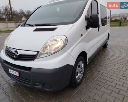 Белый Опель Виваро, объемом двигателя 2 л и пробегом 290 тыс. км за 13200 $, фото 1 на Automoto.ua